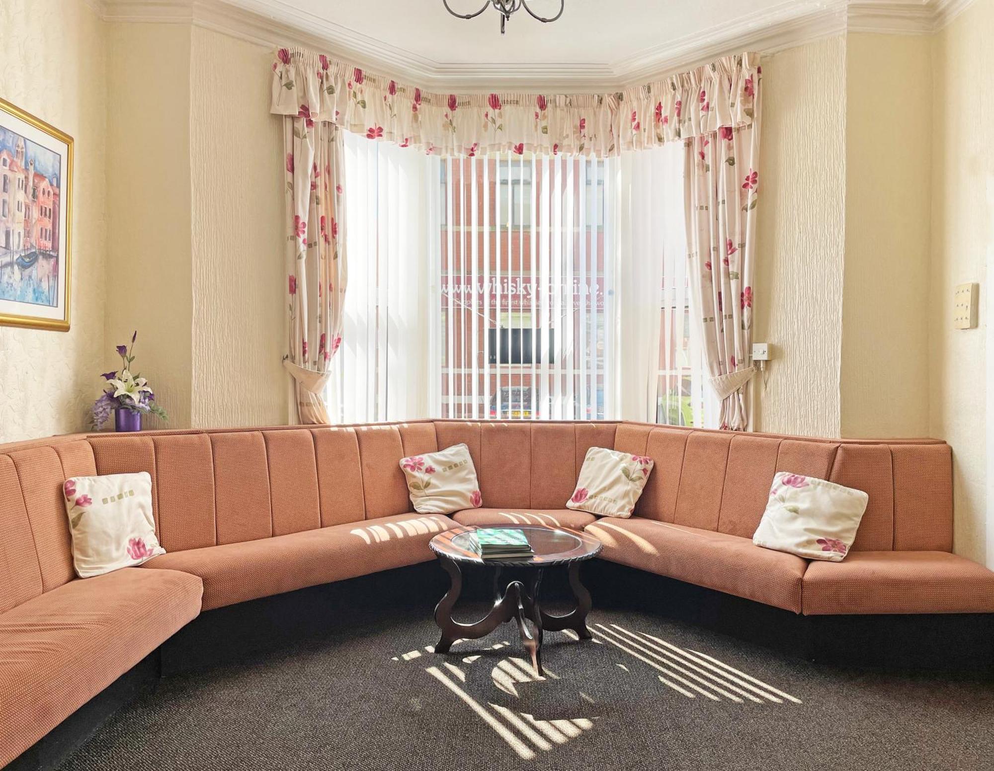 Balin Helmshore Hotel Guest house 3*