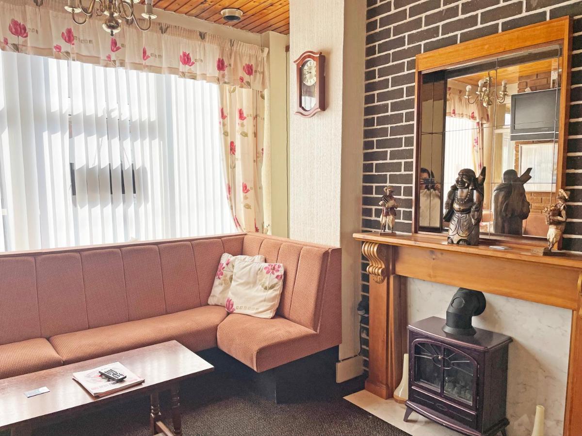 Balin Helmshore Hotel Guest house Blackpool